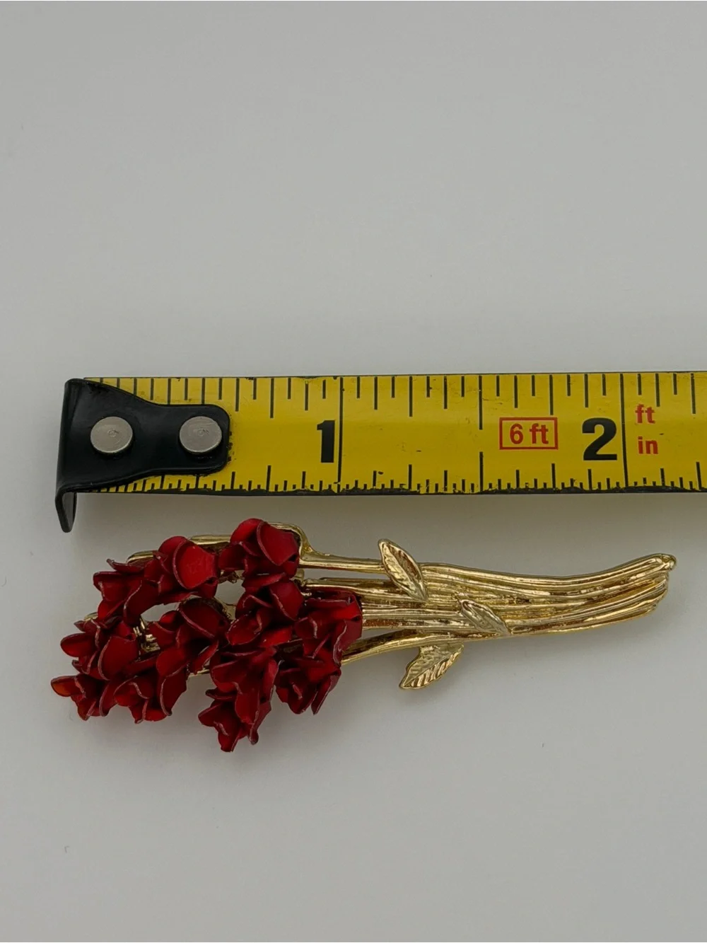 Vintage Gold-Tone Rose Bouquet Brooch Pin with Red Enamel Flowers Signed DM 97